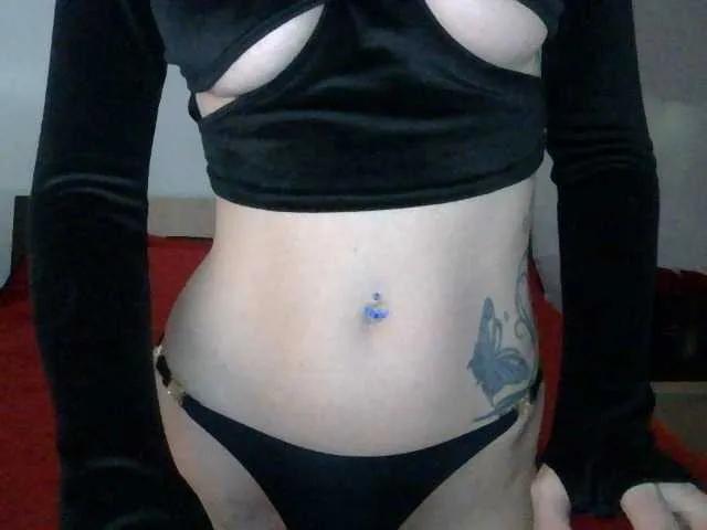 LaraLove from BongaCams