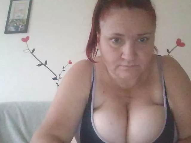 LaraXXX33 from BongaCams