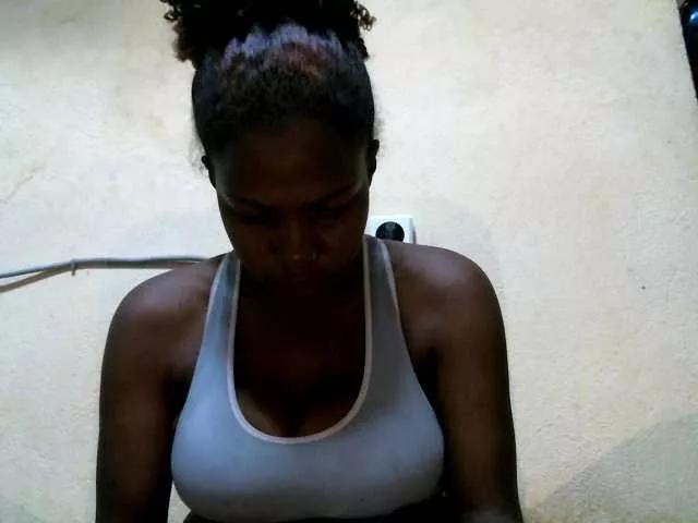 LaylahVaor from BongaCams