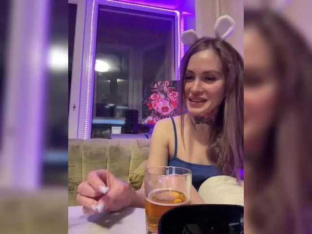 Letti28 from BongaCams