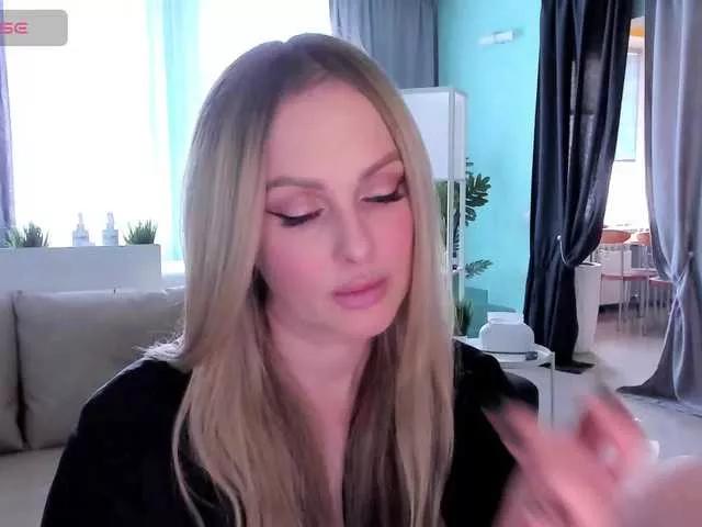 LibbyNora from BongaCams