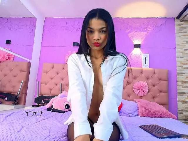 LiiaBlossom from BongaCams