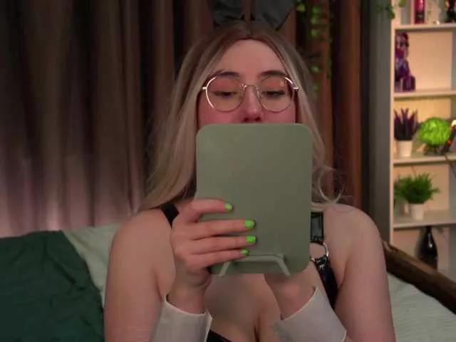 lili-meow from BongaCams