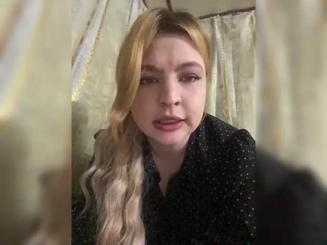 Lilian00666a from BongaCams