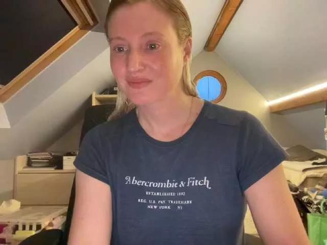 Liliblue1 from BongaCams