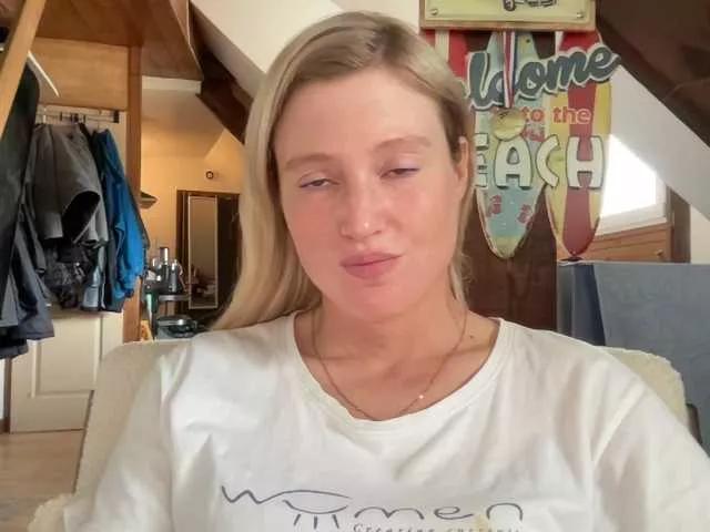 Liliblue1 from BongaCams