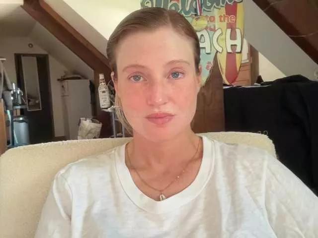 Liliblue1 from BongaCams