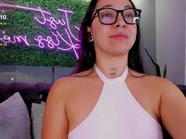 Lilo111 on BongaCams 