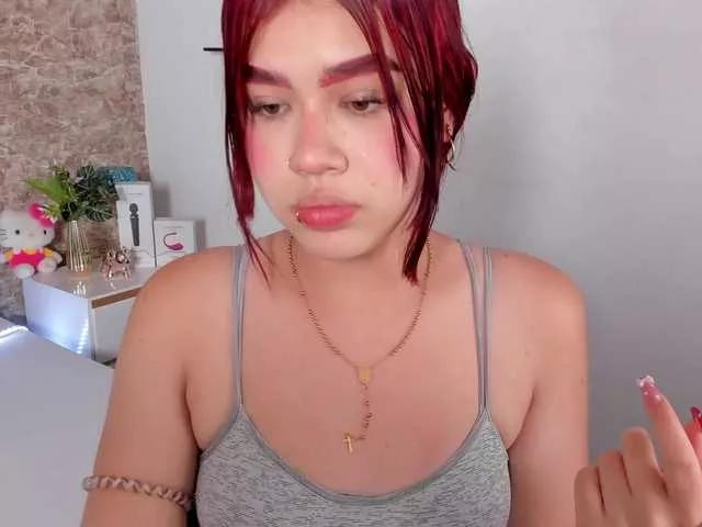 Lily-Woodz from BongaCams