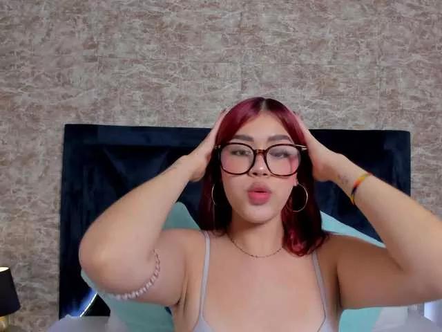 Lily-Woodz from BongaCams