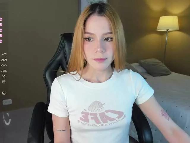 lilyeaston from BongaCams