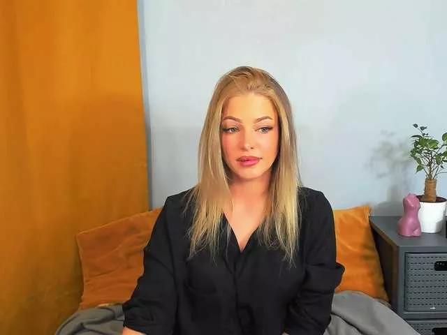 LilyGold from BongaCams