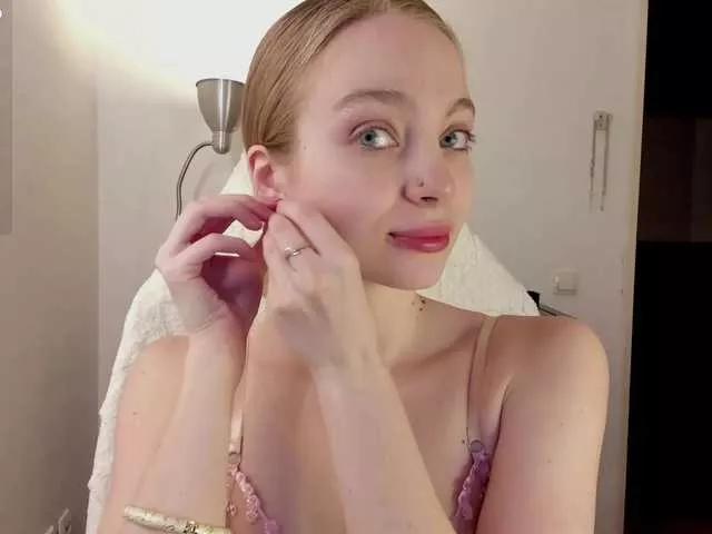 LISABABYMETAL from BongaCams is Freechat