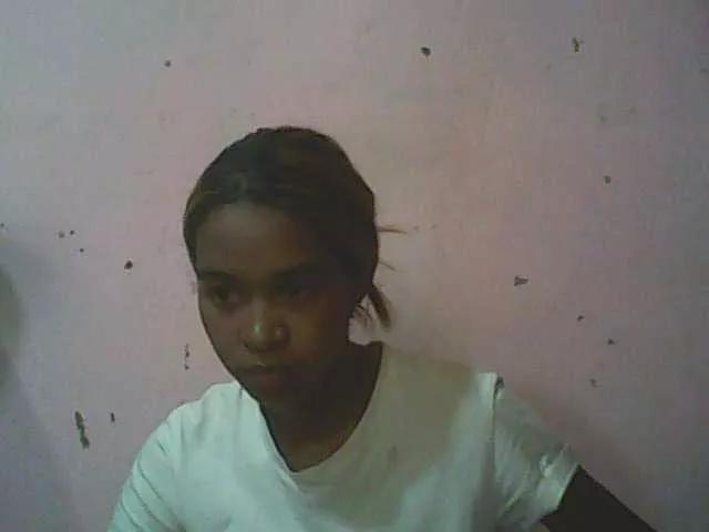 LITTLEQUEEN3 from BongaCams