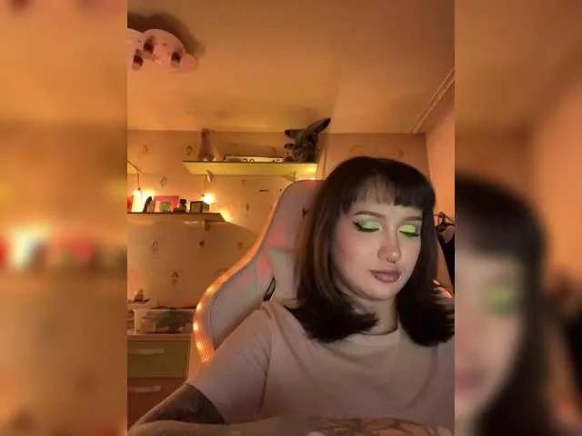 littlewetgirl from BongaCams