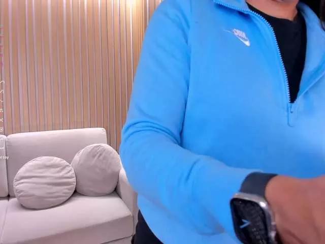 LizzHamilton from BongaCams