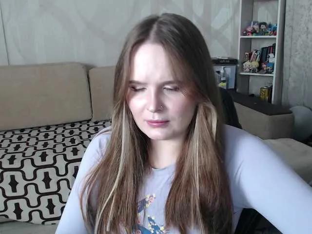 Lizzi-Peach from BongaCams