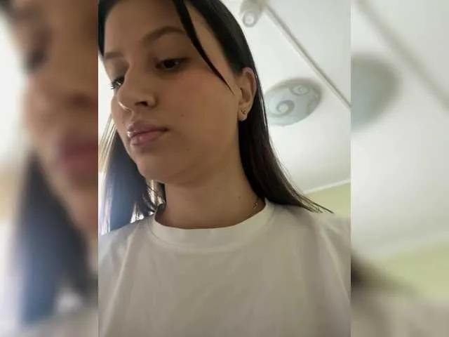 Llevie from BongaCams