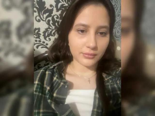 Llevie from BongaCams