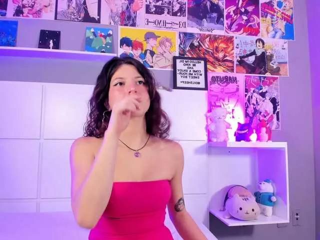 LolaMustaine from BongaCams