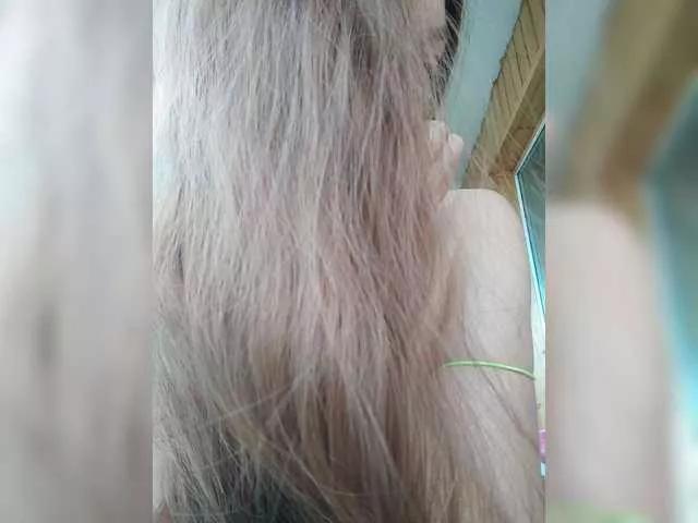 LolaTorr from BongaCams