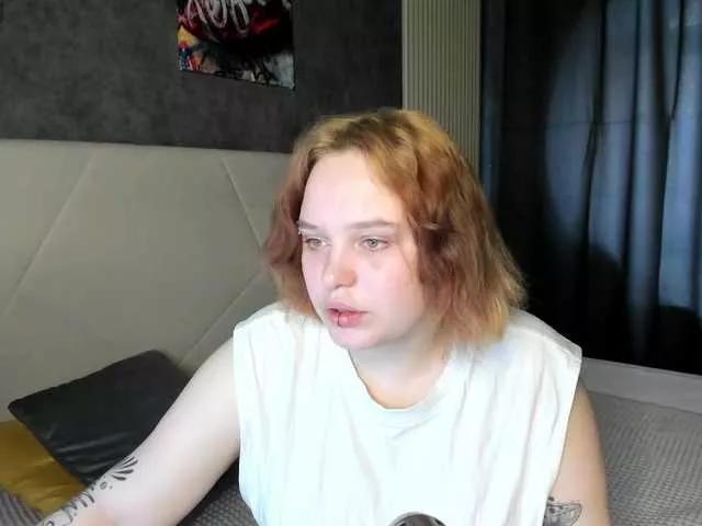 Looly-Rise from BongaCams