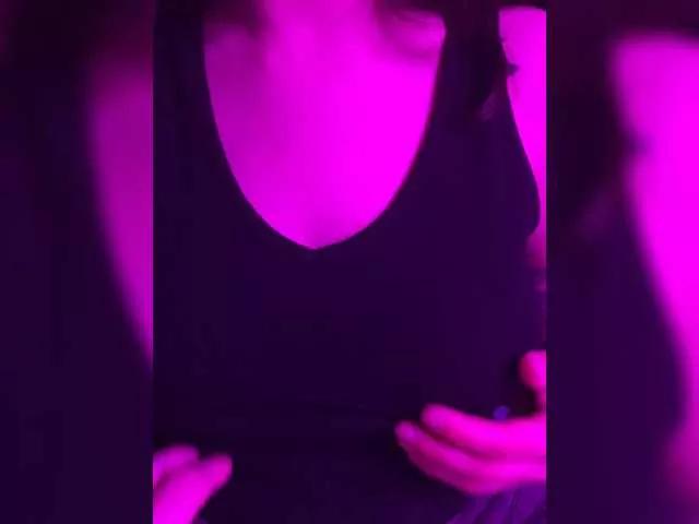 Lovvehubb from BongaCams