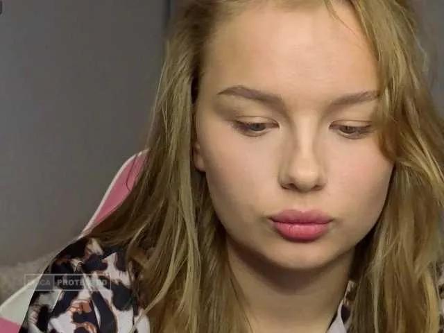 LunarFlare from BongaCams is Freechat