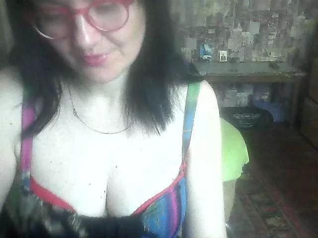 LynnYana from BongaCams