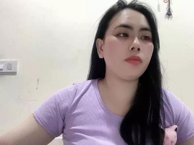 Lyysuu from BongaCams