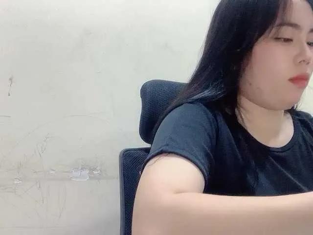 Lyysuu from BongaCams