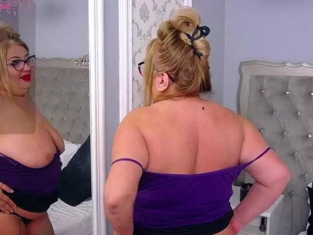 MadameLeona from BongaCams