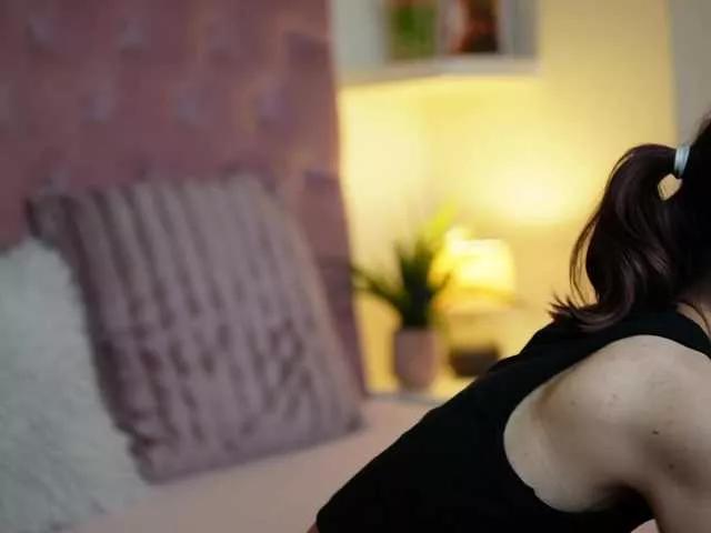 MaiaMini from BongaCams