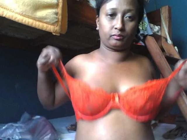 maitresseb from BongaCams is Freechat