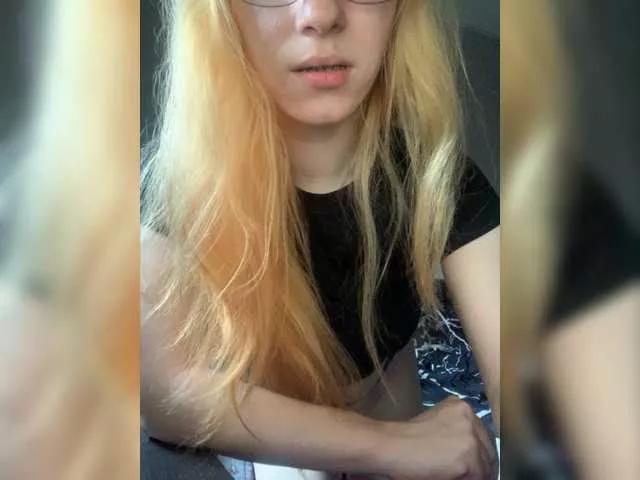 Malaya-kiss from BongaCams