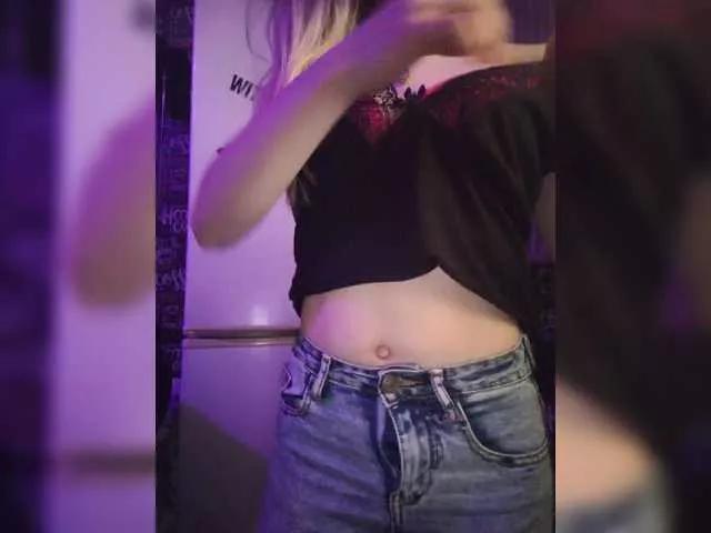 Malaya-kiss from BongaCams