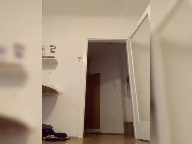 Marakuya16 from BongaCams