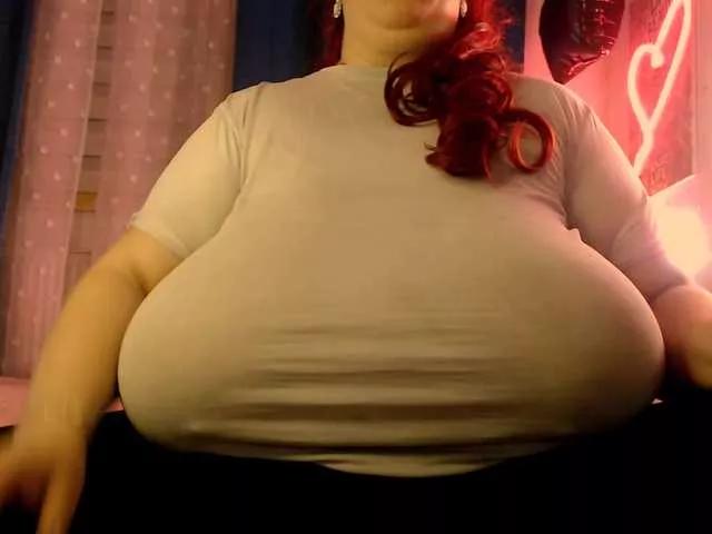 Mayabigtitss from BongaCams