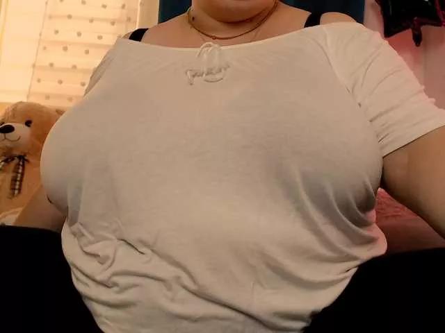 Mayabigtitss from BongaCams