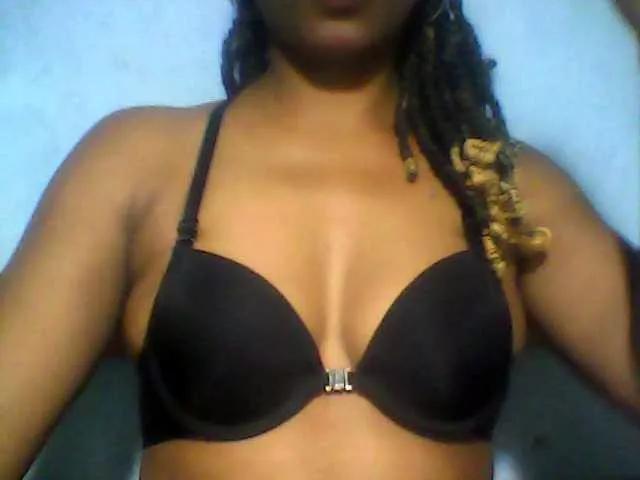 MayaQueen from BongaCams