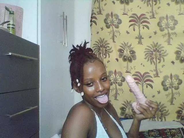 Mellaniee from BongaCams