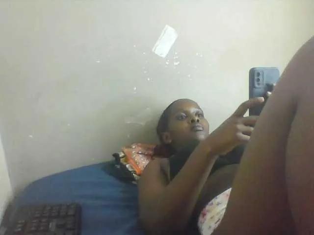 Mellaniee from BongaCams