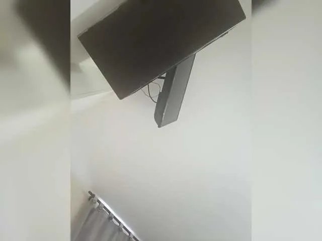 miaapons on BongaCams 