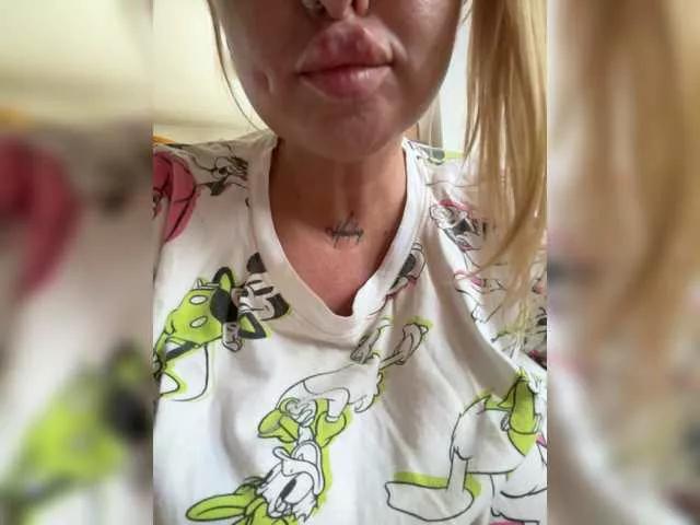 Miameya from BongaCams