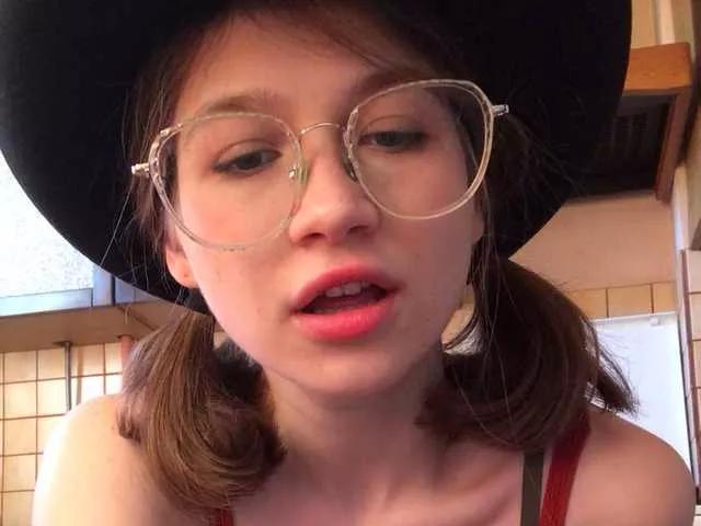 MiKiKuu from BongaCams