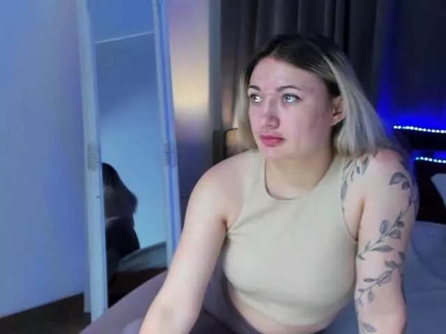 MikkiShows from BongaCams