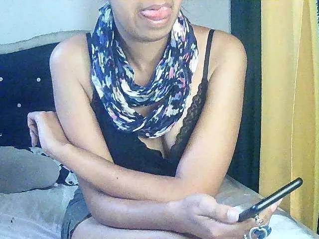Mimie586 from BongaCams