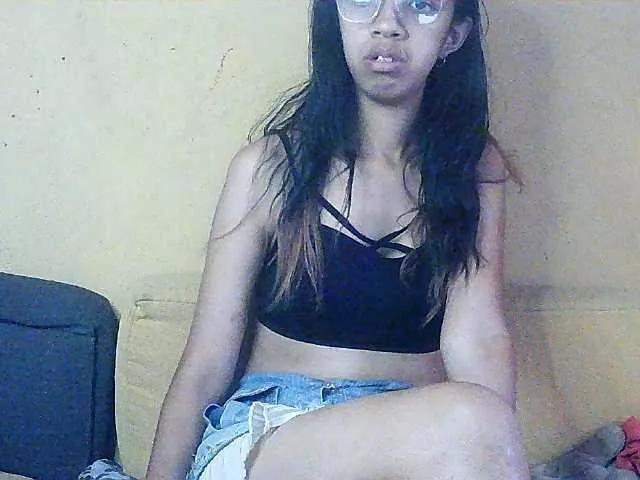 Mimie586 from BongaCams