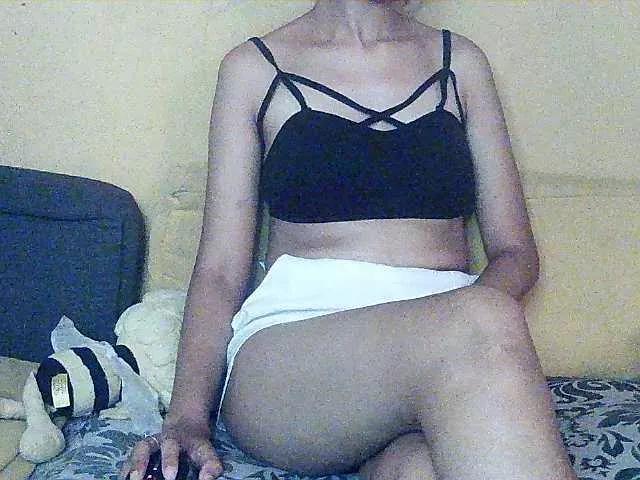 Mimie586 from BongaCams