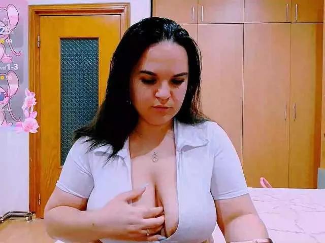 Minnie-ella from BongaCams